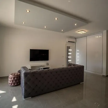Ferienhaus In Privlaka Mit Privatem Pool - B60215 *