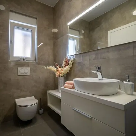 בית נופש Ferienhaus In Privlaka Mit Privatem Pool - B60215 פריבלאקה