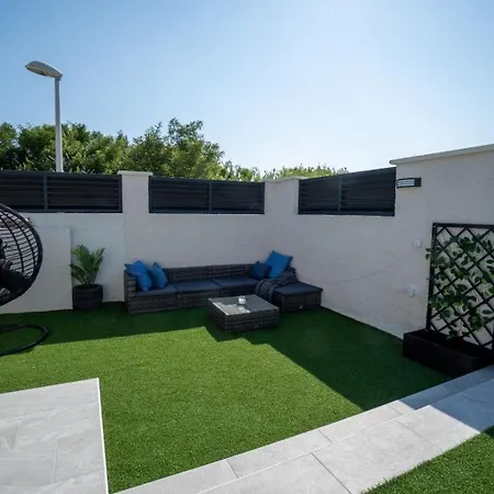 Ferienhaus In Privlaka Mit Privatem Pool - B60215 בית נופש
