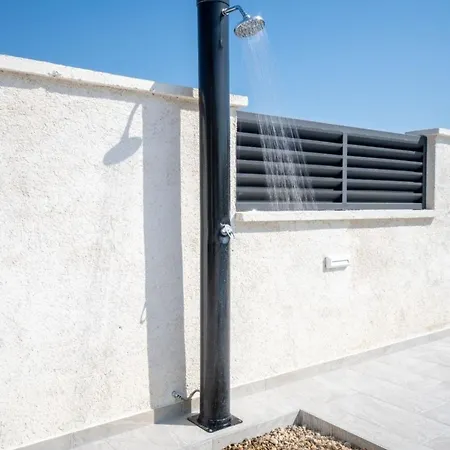 Ferienhaus In Privlaka Mit Privatem Pool - B60215 בית נופש *